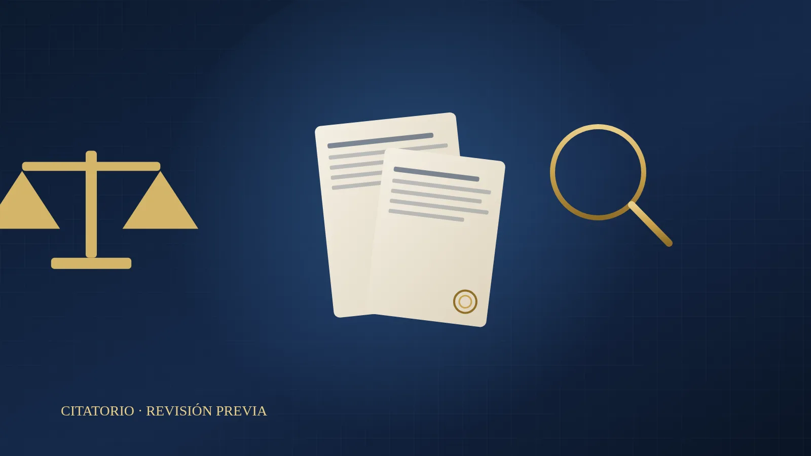 Persona revisando un citatorio de Fiscalía antes de acudir al Ministerio Público.